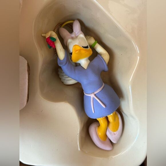Vintage 1991 Grolier Daisy Duck Angel Disney 007907 DCA Daisy Duck Ornament - Picture 2 of 5